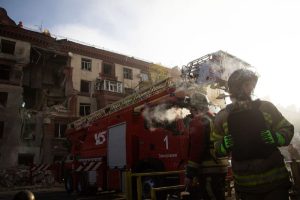 Будинок, храм і ракета: фоторепортаж з місця влучання С-300 у Запоріжжі