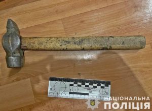 Забив молотком та добив ножем: у Запоріжжі чоловік вбив обох своїх батьків (ФОТО, ВІДЕО)