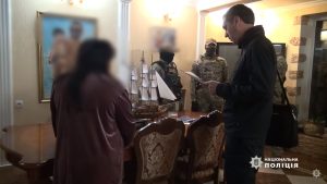 У Запоріжжі озброєна злочинна група скоїла 10 розбоїв і пограбувань: своїх жертв вони вистежували (ВІДЕО)