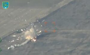 Ракети розліталися в боки: на Херсонщині ЗСУ знищили ЗРК рф вартістю 15 млн доларів (ВІДЕО)