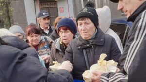 У Запоріжжі почали працювати пункти гарячого харчування: названо адреси