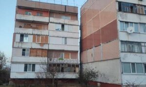 У Зарічному усунули наслідки обстрілів лише на 10-й день після атаки селища