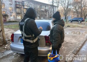 У Запоріжжі затримали здойдійку, яка вдавала із себе благодійницю і обкрадала пенсіонерів