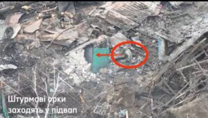 Екіпаж “Бредлі” поховав живцем трьох росіян в льоху під Авдіївкою (ВІДЕО)