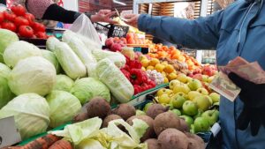 Прогнози цін на продукти в Україні на 2024 рік: чого чекати