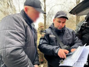 У Запоріжжі двоє шахраїв ошукували “ухилянтів” на великі суми (ФОТО)