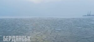 Как выглядит замерзшее море в оккупированном Бердянске (ФОТО)