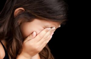 У Запоріжжі жінка вночі залишила своїх дітей самих