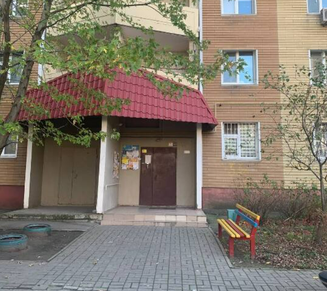 В Запорожье с аукциона в очередной раз продают арестованную двухкомнатную квартиру: цена снижена на 137 тысяч грн (ФОТО)