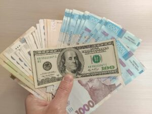 Актуальный курс валют на сегодня от ведущих банков Украины