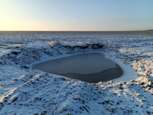 Як зараз у Запоріжжі виглядає місце падіння ракети ймовірного виробництва КНДР (ФОТО, ВІДЕО)