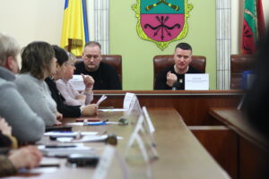 Перехід на “змішаний” формат навчання: головне з зустрічі директорів шкіл і влади у Запоріжжі (ФОТО)
