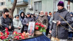 “Під завалами шукали кілька діб”: у Запоріжжі попрощались з волонтером “Добробату” (ФОТО)