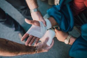 Як жителям Запоріжжя пройти курси першої медичної допомоги: огляд ресурсів та установ