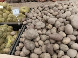 В супермаркетах Запорожья взлетели цены на картофель: сравнение стоимости (ФОТО)