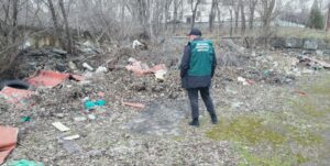 У Запоріжжі інспектори виявили два сміттєзвалища в центрі міста