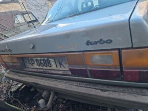 В Запорожье с аукциона продали арестованный 39-летний автомобиль: сколько заплатил победитель торгов (ФОТО)