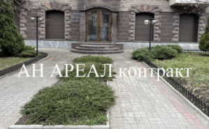 В центре Запорожья выставили на продажу салон-магазин на 14,4 млн грн (ФОТО)