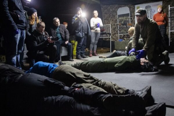 Допомога пораненим і евакуація: у Запоріжжі провели безпековий тренінг для журналістів (ФОТОРЕПОРТАЖ)