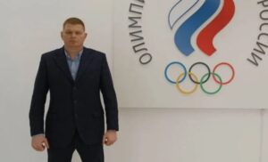 У Мелітополі охоронець на повну використав “соціальний ліфт” окупації (ФОТО)