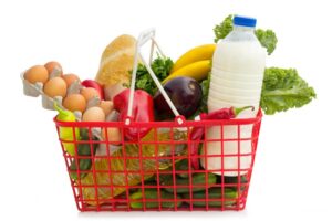 Українцям назвали продукти, які подорожчають у 2024 році