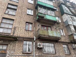 В Запорожье с аукциона продают арестованную трехкомнатную квартиру: как она выглядит (ФОТО)