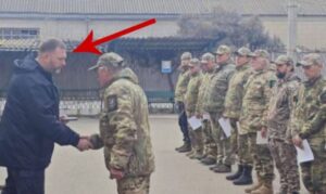 У Мелітополі колишній поліцейський нагороджував медалями “ополченців” (ФОТО)