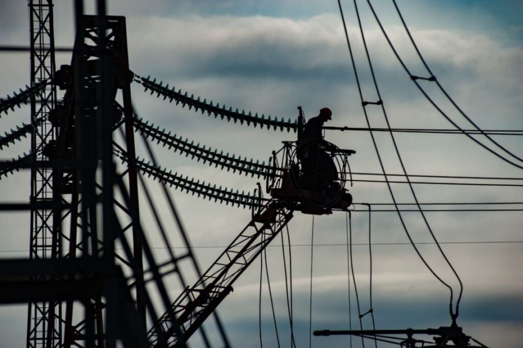 Термінове відключення електроенергії в Запоріжжі 19 квітня: названо 77 будинків
