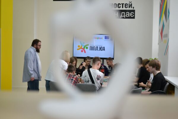 Заняття музикою, тренінги й простір для спілкування: у Запоріжжі відкрили молодіжний центр (ФОТОРЕПОРТАЖ)