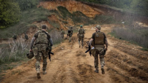 Зеленский рассказал, кого отправят на фронт в первую очередь