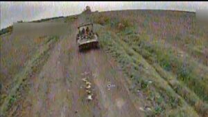 “Роніни” показали повне знищення ворожої БМП-2 з десантом на Оріхівському напрямку (ВІДЕО)