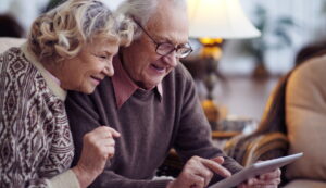 Названа средняя пенсия по Запорожью: какая ситуация по всей Украине