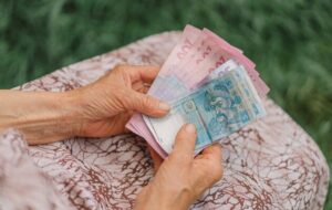 Як “купити” страховий стаж для отримання пенсії: інструкція