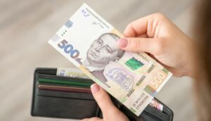 У ПФУ пояснили, хто отримає виплати до Дня Незалежності