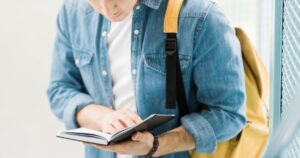 В Кабмине рассказали как студенты-мужчины могут выехать за границу