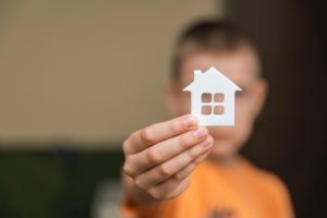 У Бердянську окупанти планують створити дитячий будинок для незаконного усиновленння українських дітей