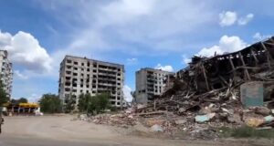 Як зараз виглядає зруйнований майже вщент Оріхів (ВІДЕО)