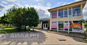 На одном из рынков Запорожья продают комплекс торговых зданий: как они выглядят и сколько стоят (ФОТО)