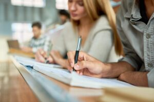 В Запорожье студенты-контрактники могут получить 25 тысяч гривен через Дію