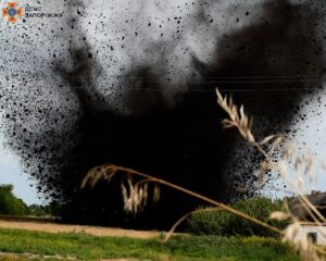 На Запоріжжі піротехніки ДСНС знищили ворожу авіабомбу