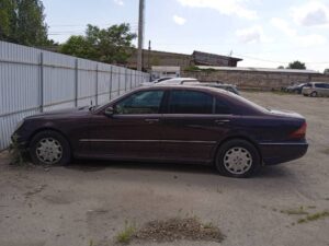 В Запорожье с аукциона продают арестованный автомобиль Mercedes-Benz: сколько он стоит (ФОТО)