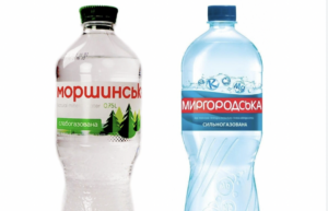 Вода, чаї або компоти: що пити під час неймовірної спеки