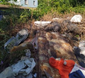 У центрі Запоріжжя виявили стихійне сміттєзвалище (ФОТО)