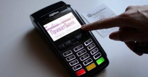 Поради підприємцям від ПриватБанку: як приймати оплату картками, коли немає електрики