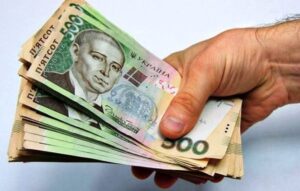 На Запоріжжі чоловік позичав у військових гроші на лікування вигаданої доньки