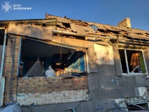 На Запоріжжі через обстріли горіли 8 будинків (ФОТО)