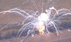 Під Токмаком російський ЗРК “Бук” спалахнув феєрверком (ВІДЕО)