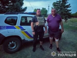 На Запоріжжі поліцейські врятували чоловіка, який потрапив під атаку ворожого дрона