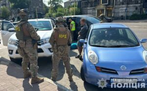Допомагали ухилянтам виїхати за кордон на “лікування”: у Запоріжжі викрили «благодійників»