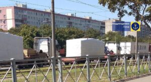 Зафіксували переміщення військової техніки росіян під маскуванням у бік Запоріжжя (ФОТО)